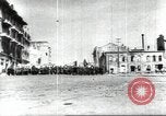 Standbild May Day Parade Stalingrad Russland Sowjetunion, 1945, aus Sekunde 10 historischem Filmmaterial Videoclip 65675074193