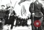 Standbild May Day Parade Stalingrad Russland Sowjetunion, 1945, aus Sekunde 22 historischem Filmmaterial Videoclip 65675074193