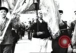 Standbild May Day Parade Stalingrad Russland Sowjetunion, 1945, aus Sekunde 30 historischem Filmmaterial Videoclip 65675074193