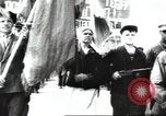 Standbild May Day Parade Stalingrad Russland Sowjetunion, 1945, aus Sekunde 31 historischem Filmmaterial Videoclip 65675074193