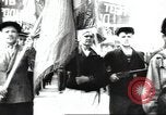 Standbild May Day Parade Stalingrad Russland Sowjetunion, 1945, aus Sekunde 32 historischem Filmmaterial Videoclip 65675074193