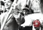 Standbild May Day Parade Stalingrad Russland Sowjetunion, 1945, aus Sekunde 34 historischem Filmmaterial Videoclip 65675074193