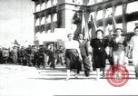 Standbild May Day Parade Stalingrad Russland Sowjetunion, 1945, aus Sekunde 48 historischem Filmmaterial Videoclip 65675074193