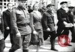 Standbild May Day Parade Stalingrad Russland Sowjetunion, 1945, aus Sekunde 57 historischem Filmmaterial Videoclip 65675074193