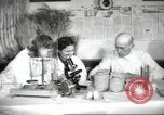 Standbild Landwirte Sowjetunion, 1947, aus Sekunde 41 historischem Filmmaterial Videoclip 65675074203