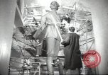 Immagine di Monumento a Maxiom Gorky Unione Sovietica, 1947, secondo 15 filmato di repertorio 65675074206