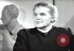 Immagine di Monumento a Maxiom Gorky Unione Sovietica, 1947, secondo 22 filmato di repertorio 65675074206