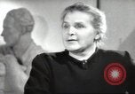 Immagine di Monumento a Maxiom Gorky Unione Sovietica, 1947, secondo 24 filmato di repertorio 65675074206