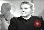 Immagine di Monumento a Maxiom Gorky Unione Sovietica, 1947, secondo 25 filmato di repertorio 65675074206