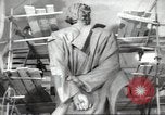Immagine di Monumento a Maxiom Gorky Unione Sovietica, 1947, secondo 50 filmato di repertorio 65675074206