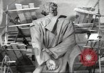 Immagine di Monumento a Maxiom Gorky Unione Sovietica, 1947, secondo 54 filmato di repertorio 65675074206