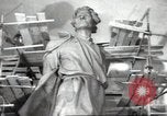 Immagine di Monumento a Maxiom Gorky Unione Sovietica, 1947, secondo 62 filmato di repertorio 65675074206