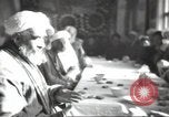 Immagine di Casa da tè Samarcanda Uzbek Repubblica Socialista Sovietica, 1947, secondo 12 filmato di repertorio 65675074209