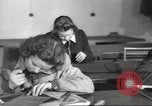 Image étudiants République socialiste soviétique de Lettonie Riga, 1947, de la seconde 29 séquences d'archives historiques vidéo 65675074211