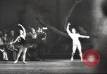 Immagine di Ballerina Maya Plisetskaya Mosca Russia Unione Sovietica, 1947, secondo 31 filmato di repertorio 65675074217