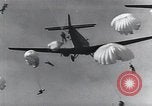 Standbild Deutscher Fallschirmjäger Deutschland, 1940, aus Sekunde 3 historischem Filmmaterial Videoclip 65675074224