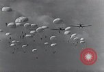 Standbild Deutscher Fallschirmjäger Deutschland, 1940, aus Sekunde 8 historischem Filmmaterial Videoclip 65675074224