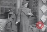 Immagine di La Piazza Rossa e vetrine Mosca Unione Sovietica, 1947, secondo 28 filmato di repertorio 65675074234