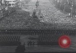 Immagine di Folla ceca Praga Cecoslovacchia, 1953, secondo 9 filmato di repertorio 65675074241