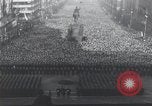 Immagine di Folla ceca Praga Cecoslovacchia, 1953, secondo 14 filmato di repertorio 65675074241