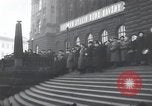 Immagine di Folla ceca Praga Cecoslovacchia, 1953, secondo 18 filmato di repertorio 65675074241