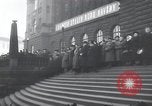 Immagine di Folla ceca Praga Cecoslovacchia, 1953, secondo 19 filmato di repertorio 65675074241