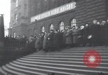 Immagine di Folla ceca Praga Cecoslovacchia, 1953, secondo 21 filmato di repertorio 65675074241