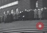Immagine di Folla ceca Praga Cecoslovacchia, 1953, secondo 27 filmato di repertorio 65675074241