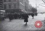 Immagine di Folla ceca Praga Cecoslovacchia, 1953, secondo 5 filmato di repertorio 65675074242