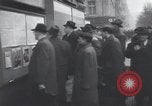 Immagine di Folla ceca Praga Cecoslovacchia, 1953, secondo 25 filmato di repertorio 65675074242