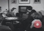 Immagine di Folla ceca Praga Cecoslovacchia, 1953, secondo 44 filmato di repertorio 65675074242