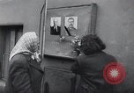 Immagine di Popolo ceco Praga Cecoslovacchia, 1953, secondo 9 filmato di repertorio 65675074244
