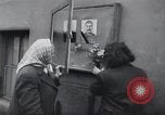 Immagine di Popolo ceco Praga Cecoslovacchia, 1953, secondo 10 filmato di repertorio 65675074244