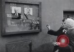 Immagine di Popolo ceco Praga Cecoslovacchia, 1953, secondo 15 filmato di repertorio 65675074244