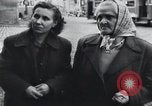 Immagine di Popolo ceco Praga Cecoslovacchia, 1953, secondo 18 filmato di repertorio 65675074244