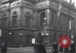 Immagine di Popolo ceco Praga Cecoslovacchia, 1953, secondo 44 filmato di repertorio 65675074244