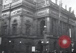 Immagine di Popolo ceco Praga Cecoslovacchia, 1953, secondo 47 filmato di repertorio 65675074244