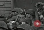 Standbild USA Soldaten Saint Tropez Frankreich, 1944, aus Sekunde 55 historischem Filmmaterial Videoclip 65675074251