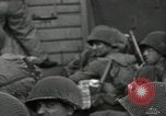 Standbild USA Soldaten Saint Tropez Frankreich, 1944, aus Sekunde 56 historischem Filmmaterial Videoclip 65675074251