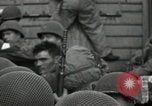 Standbild USA Soldaten Saint Tropez Frankreich, 1944, aus Sekunde 58 historischem Filmmaterial Videoclip 65675074251