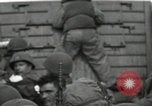 Standbild USA Soldaten Saint Tropez Frankreich, 1944, aus Sekunde 62 historischem Filmmaterial Videoclip 65675074251
