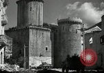 Standbild United States Army Infantry in Fondi Fondi Italien, 1944, aus Sekunde 4 historischem Filmmaterial Videoclip 65675074257