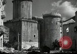 Standbild United States Army Infantry in Fondi Fondi Italien, 1944, aus Sekunde 13 historischem Filmmaterial Videoclip 65675074257