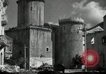 Standbild United States Army Infantry in Fondi Fondi Italien, 1944, aus Sekunde 17 historischem Filmmaterial Videoclip 65675074257