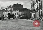 Standbild United States Army Infantry in Fondi Fondi Italien, 1944, aus Sekunde 35 historischem Filmmaterial Videoclip 65675074257
