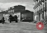 Standbild United States Army Infantry in Fondi Fondi Italien, 1944, aus Sekunde 36 historischem Filmmaterial Videoclip 65675074257