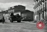 Standbild United States Army Infantry in Fondi Fondi Italien, 1944, aus Sekunde 37 historischem Filmmaterial Videoclip 65675074257