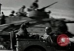Standbild United States Army Infantry in Fondi Fondi Italien, 1944, aus Sekunde 41 historischem Filmmaterial Videoclip 65675074257