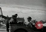 Standbild United States Army Infantry in Fondi Fondi Italien, 1944, aus Sekunde 43 historischem Filmmaterial Videoclip 65675074257