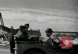 Standbild United States Army Infantry in Fondi Fondi Italien, 1944, aus Sekunde 44 historischem Filmmaterial Videoclip 65675074257